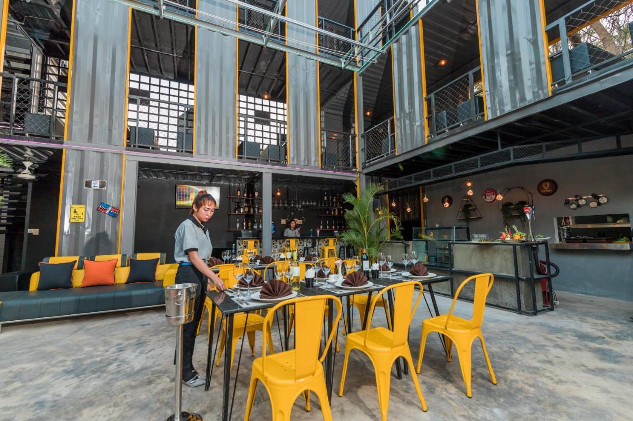 White Rabbit Hostel Siem Reap Esterno foto