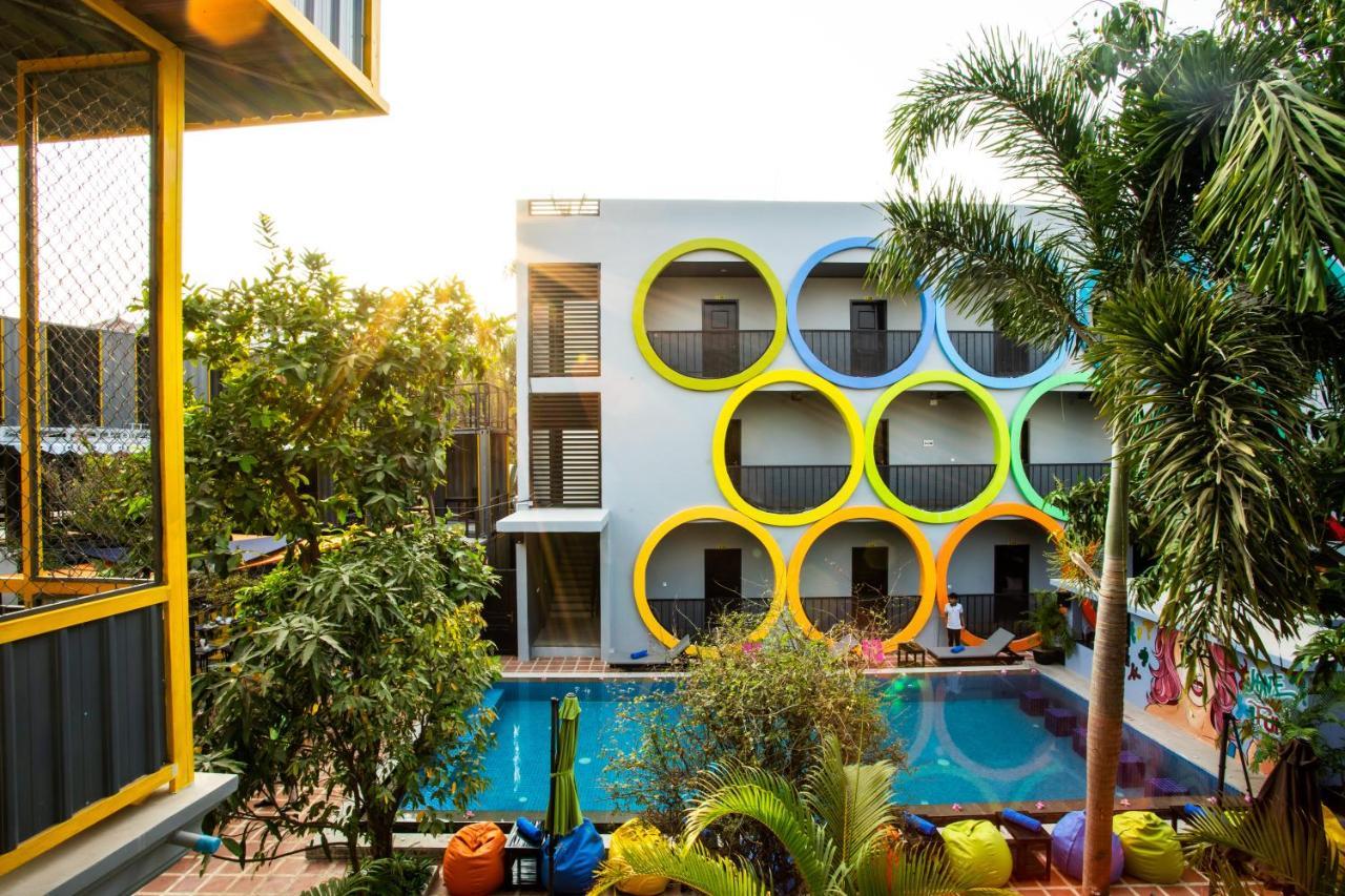 White Rabbit Hostel Siem Reap Esterno foto