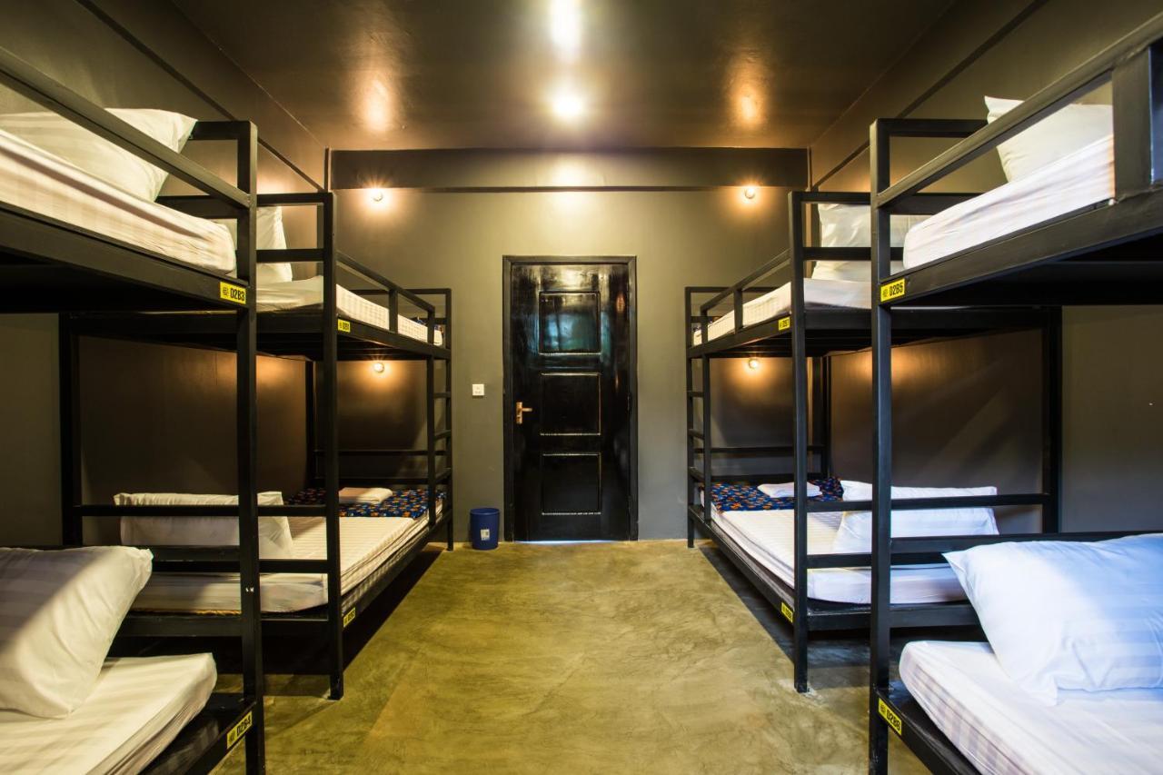 White Rabbit Hostel Siem Reap Esterno foto