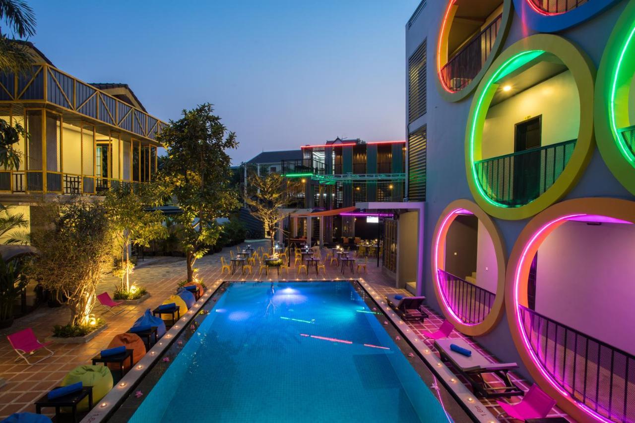 White Rabbit Hostel Siem Reap Esterno foto