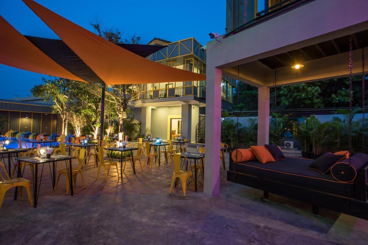 White Rabbit Hostel Siem Reap Esterno foto