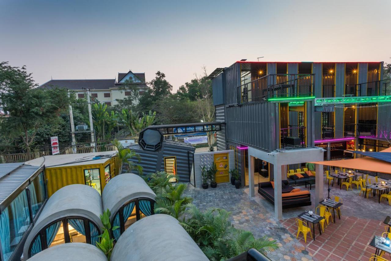 White Rabbit Hostel Siem Reap Esterno foto