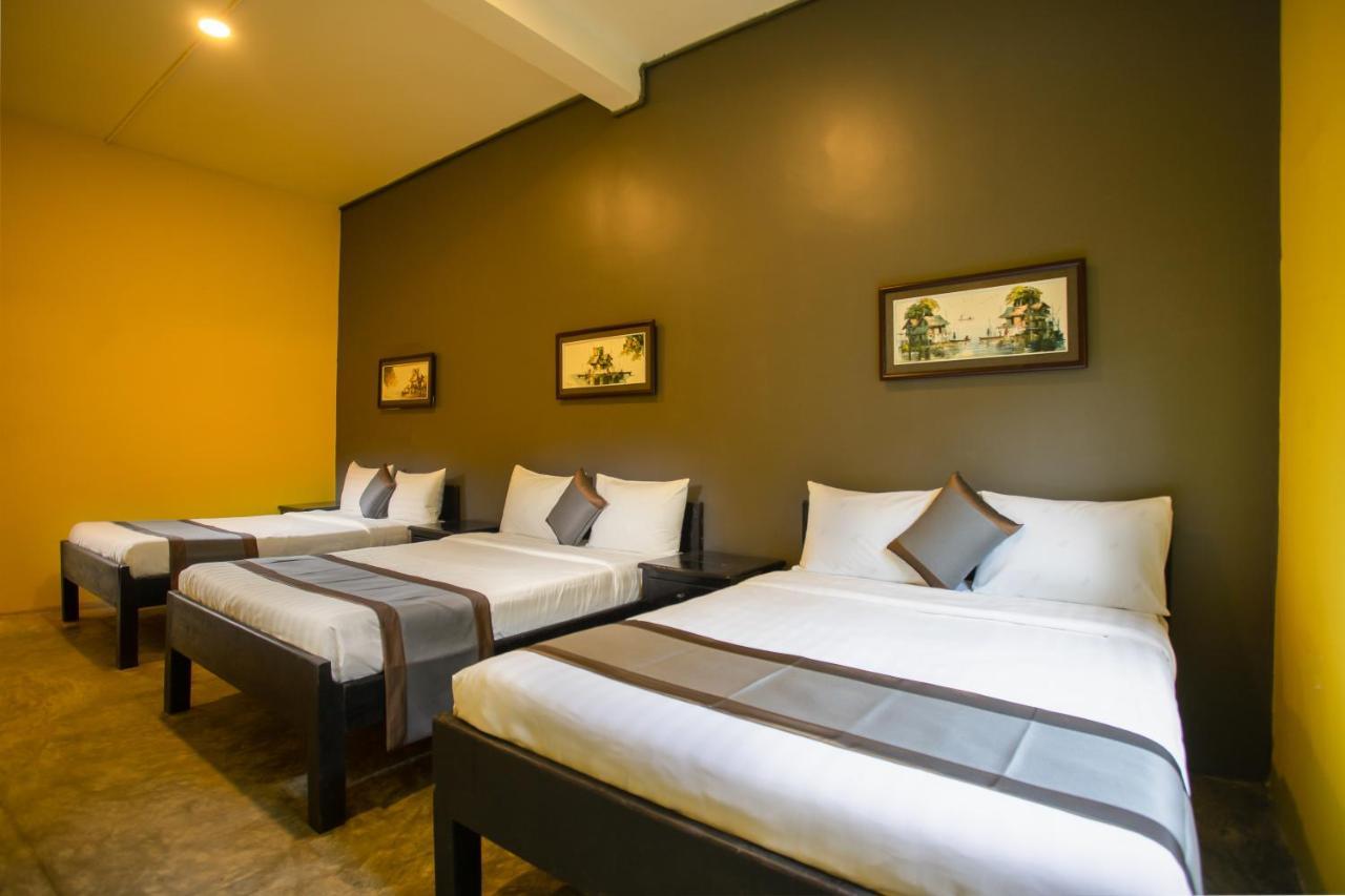 White Rabbit Hostel Siem Reap Esterno foto