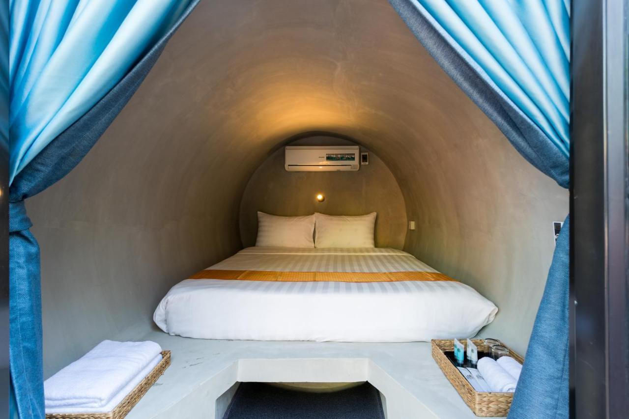 White Rabbit Hostel Siem Reap Esterno foto