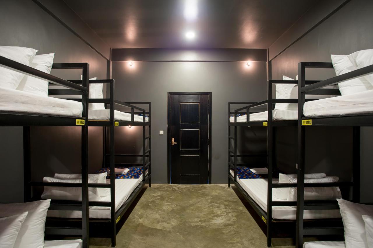 White Rabbit Hostel Siem Reap Esterno foto